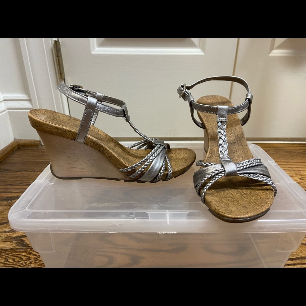 Kenneth Cole wedge heels